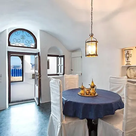 Matilde Volcano View * Oia (Santorini)